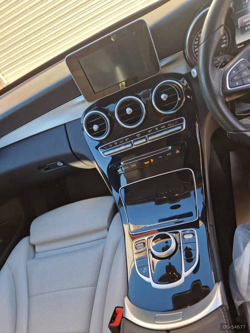 2017 Mercedes-Benz C350 in London 5