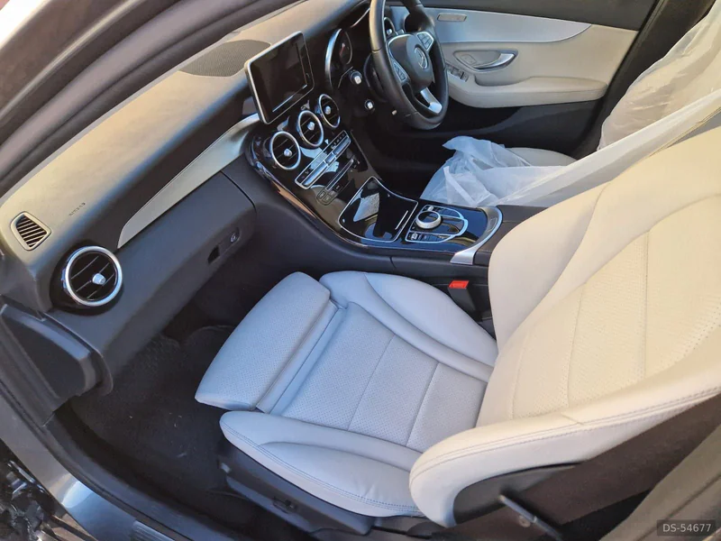 2017 Mercedes-Benz C350 in London 10