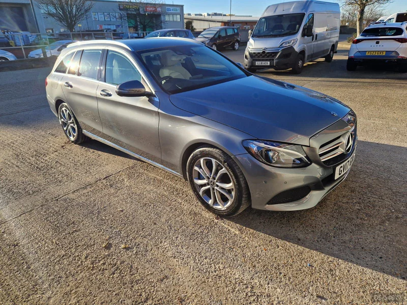 2017 Mercedes-Benz C350 in London 2