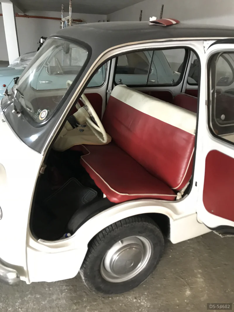 1965 Fiat 600 Multipla in Alberobello 2