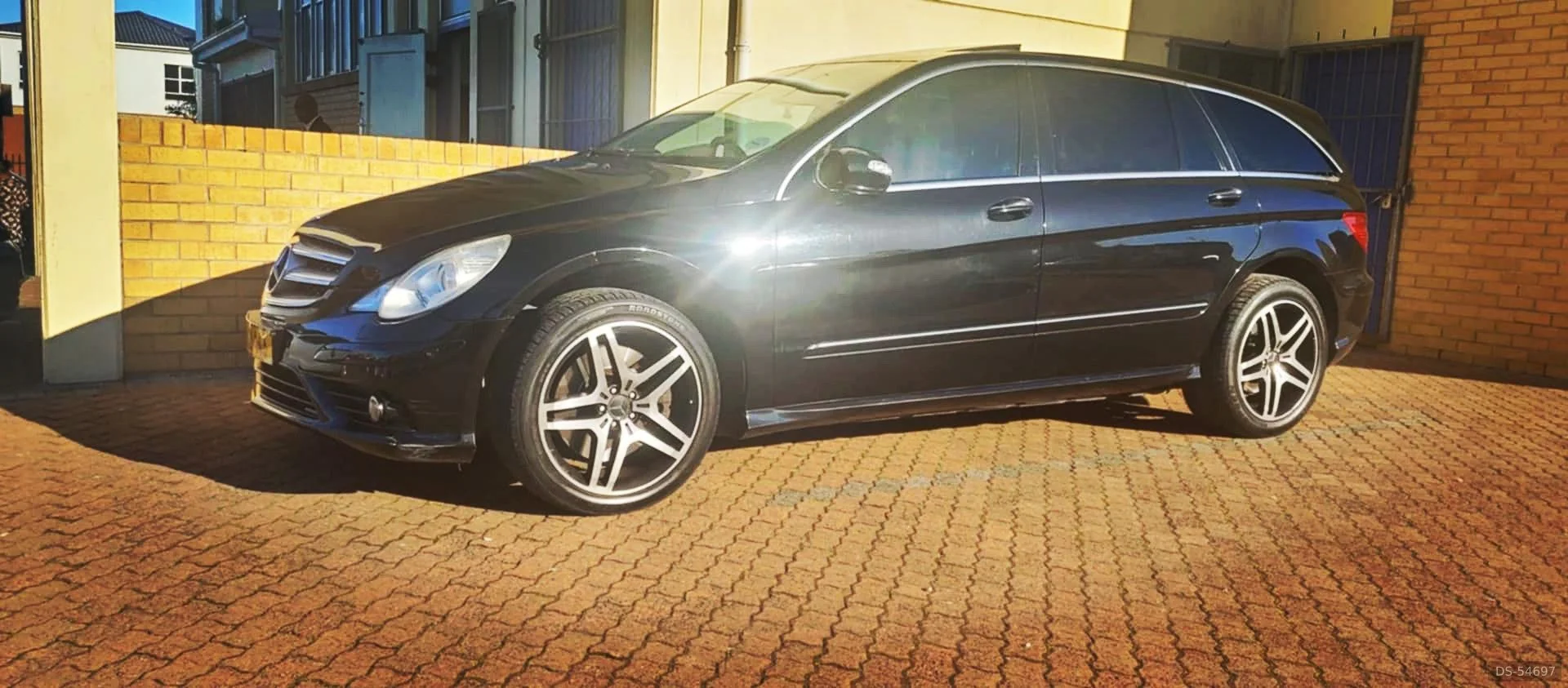 2010 Mercedes-Benz W251 R500