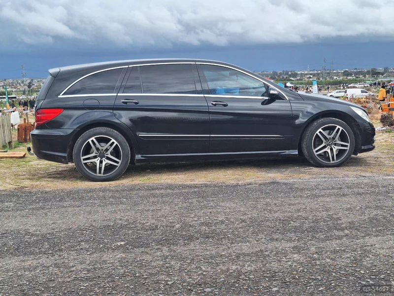 2010 Mercedes-Benz W251 R500 in Cape Town 2