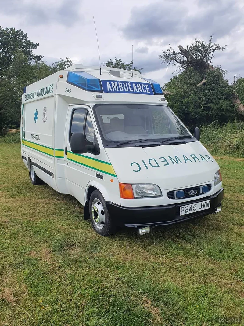 1995 Ford Emergency Ambulance in London 4