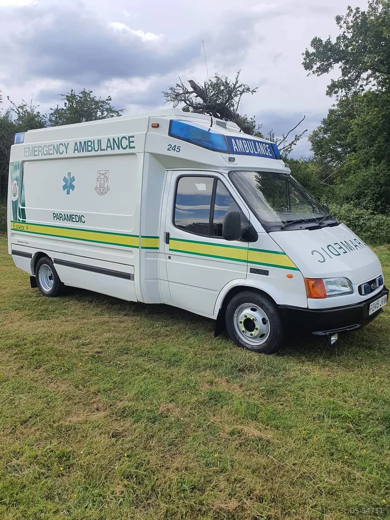 1995 Ford Emergency Ambulance in London 8