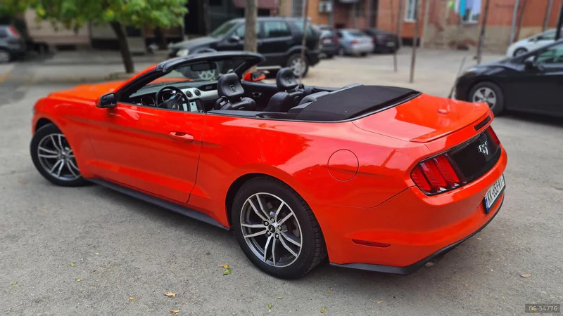 2015 Ford Mustang Cabrio in Coimbra 3