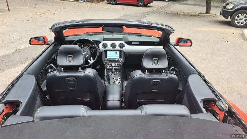 2015 Ford Mustang Cabrio in Coimbra 4