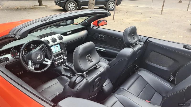 2015 Ford Mustang Cabrio in Coimbra 5