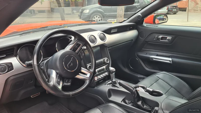 2015 Ford Mustang Cabrio in Coimbra 6