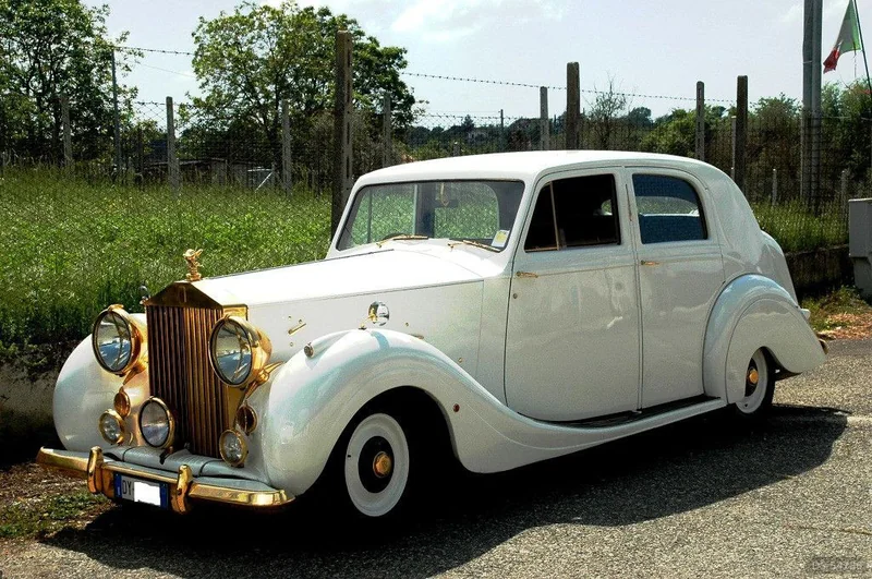 1947 Rolls-Royce Wraith Park Oro in Roma 2