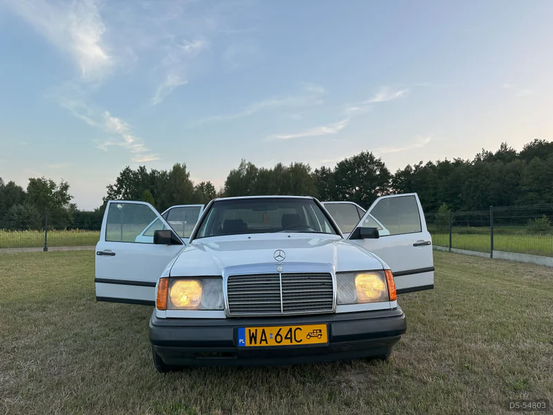 1988 Mercedes-Benz 230 E W124 in Warszawa 2
