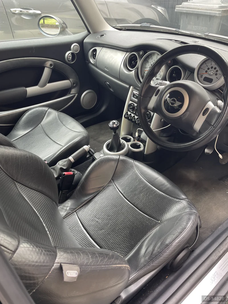 2001 Mini Cooper in Glossop 4
