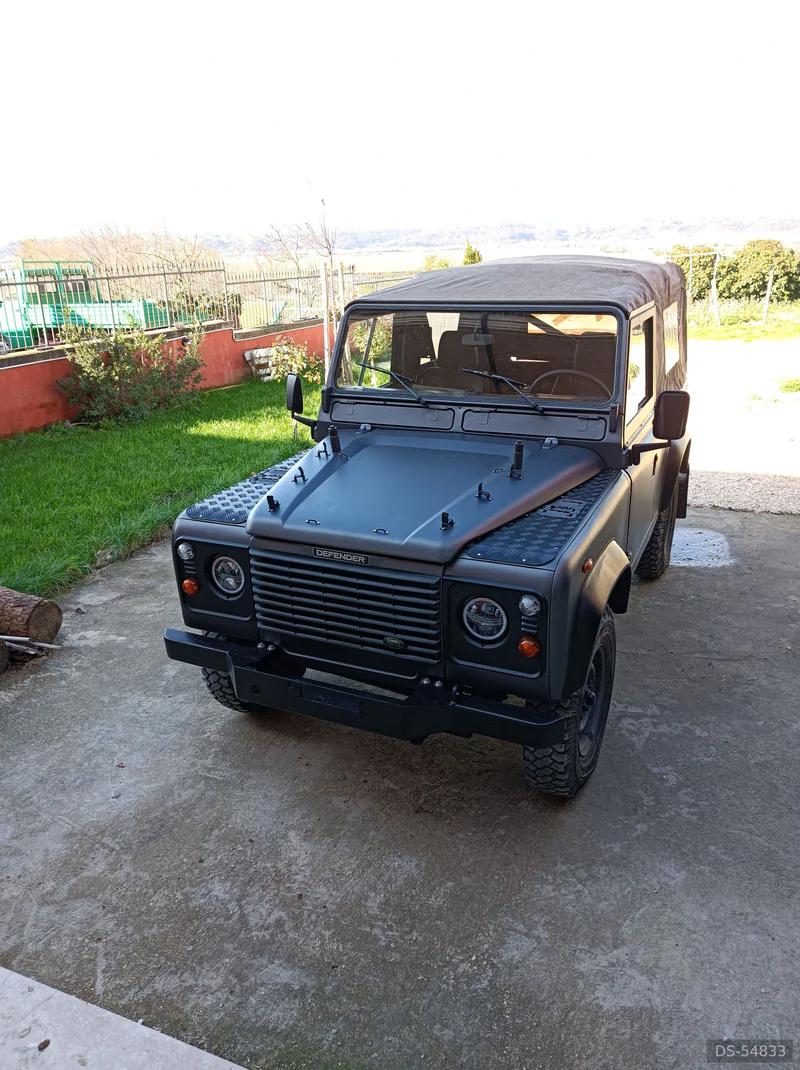 1999 Land Rover Defender 90 Soft Top in Roma 2