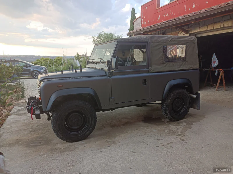 1999 Land Rover Defender 90 Soft Top in Roma 4