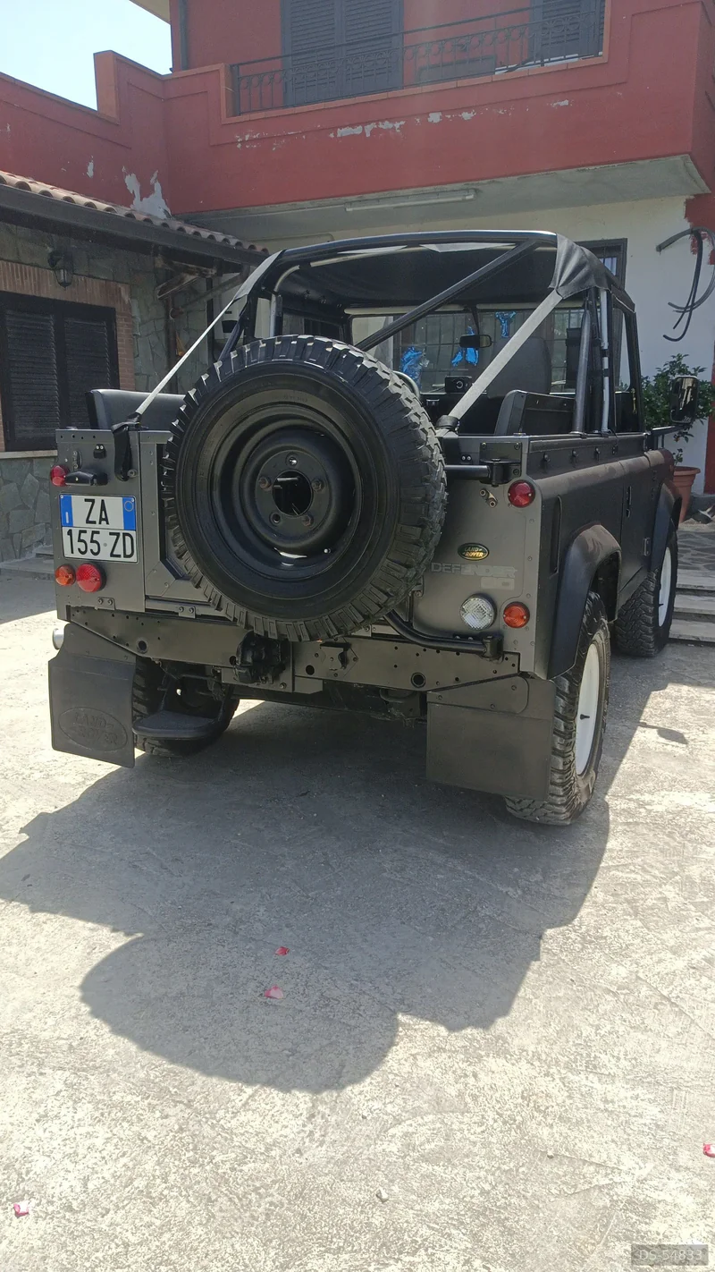 1999 Land Rover Defender 90 Soft Top in Roma 10