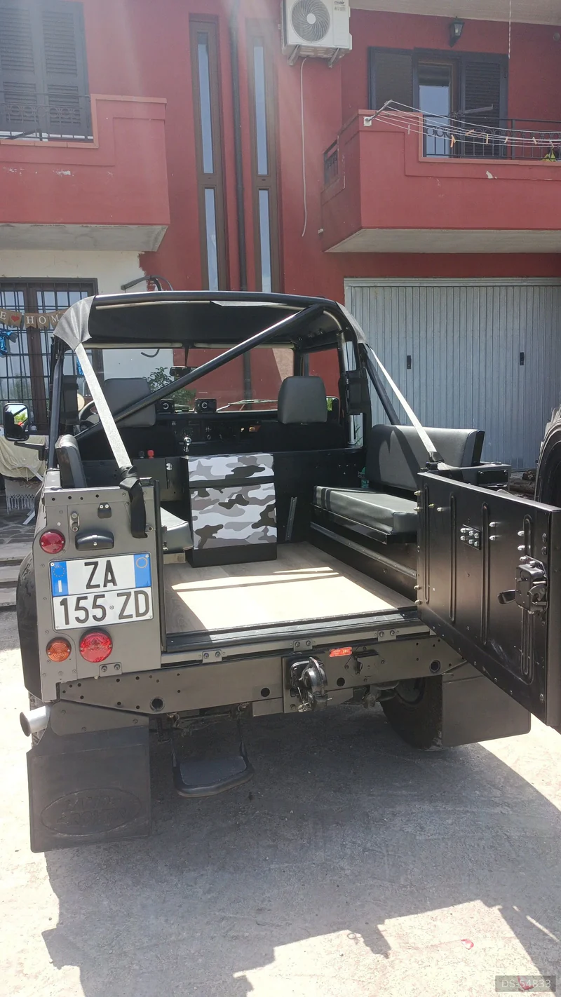 1999 Land Rover Defender 90 Soft Top in Roma 13