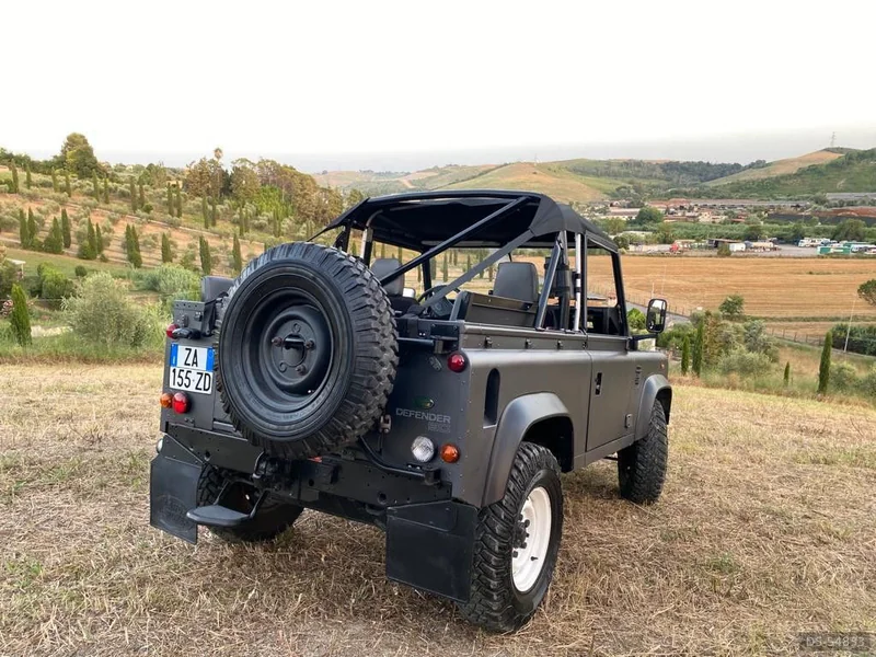 1999 Land Rover Defender 90 Soft Top in Roma 16