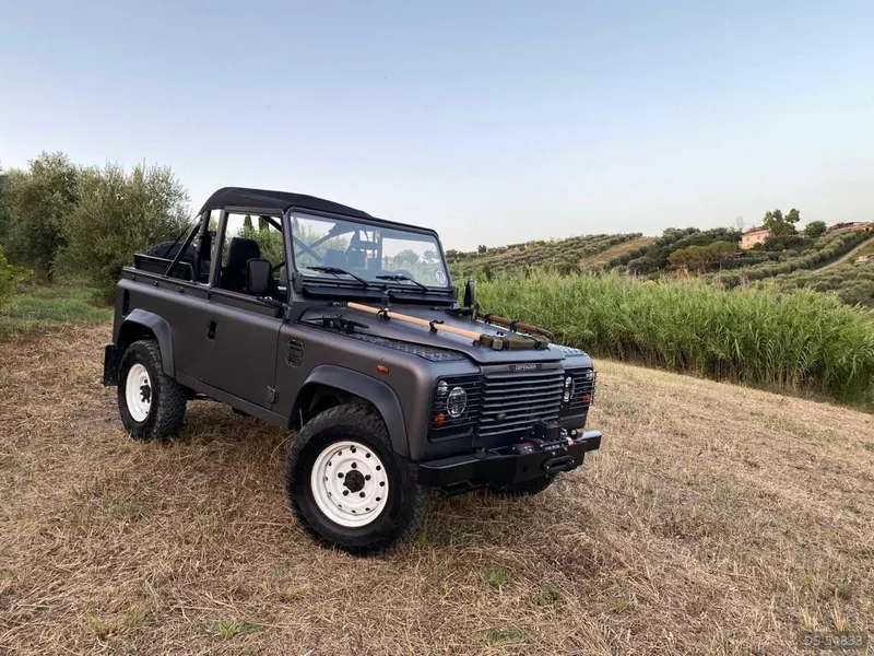 1999 Land Rover Defender 90 Soft Top in Roma 17