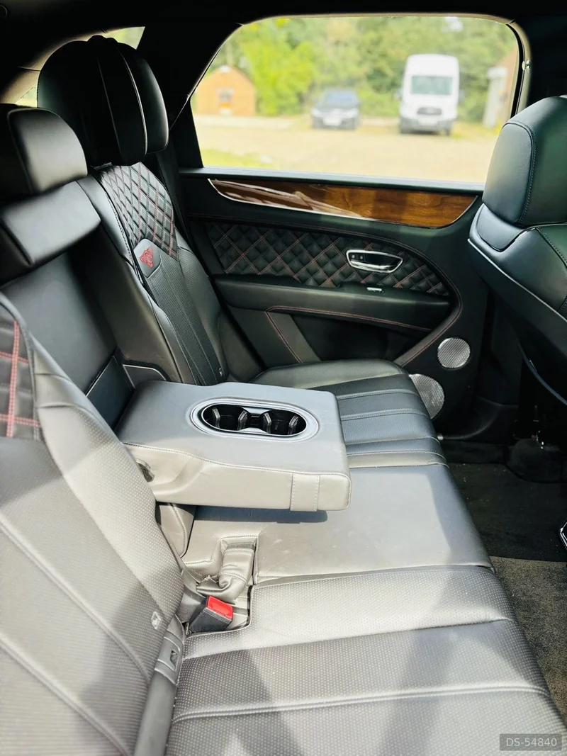 2021 Bentley Bentayga in Meopham 7
