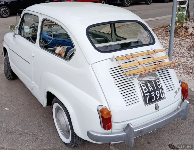 1960 Fiat 600 in Polignano A Mare 2
