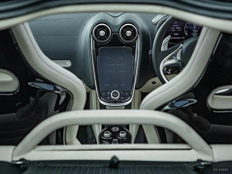 2024 McLaren Gt Coupe V8 in London 4