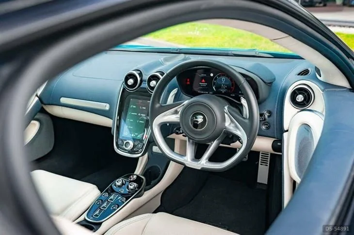 2024 McLaren Gt Coupe V8 in London 6