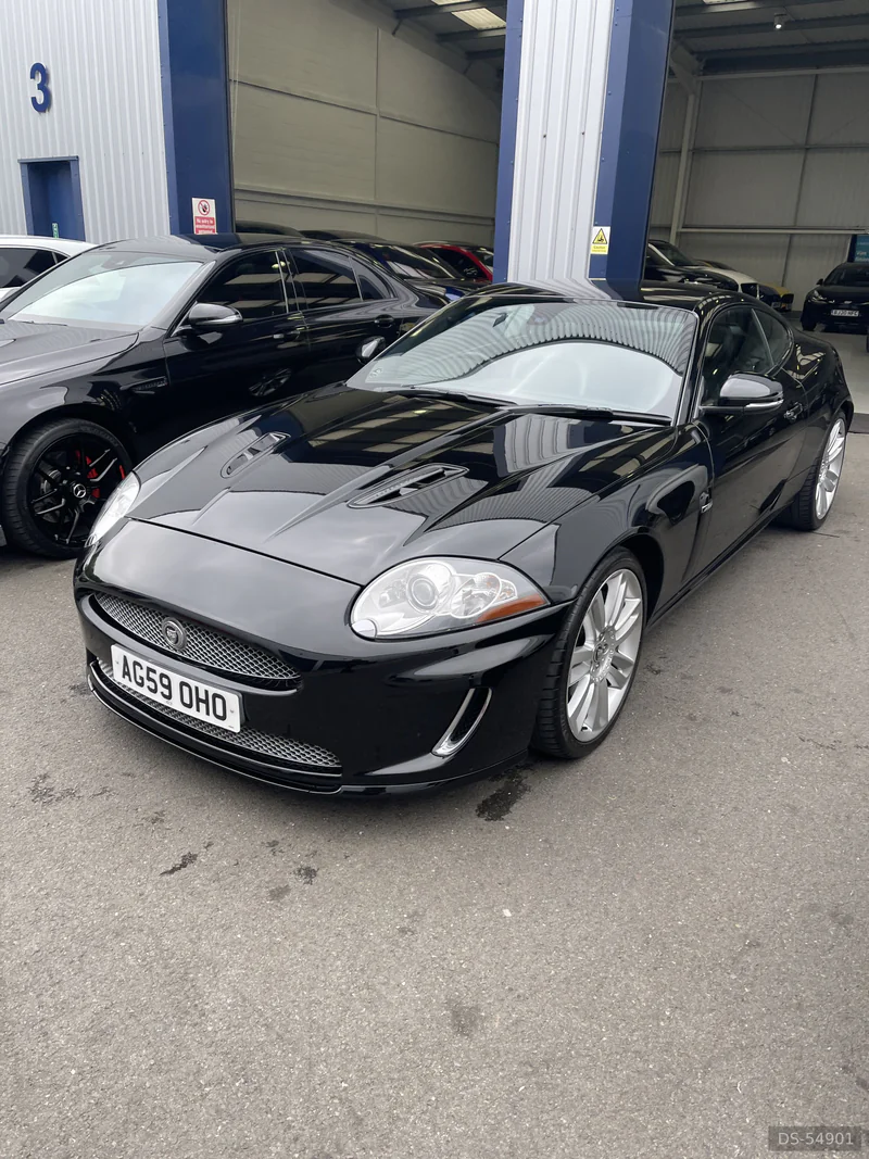 2010 Jaguar Xkr in London 3