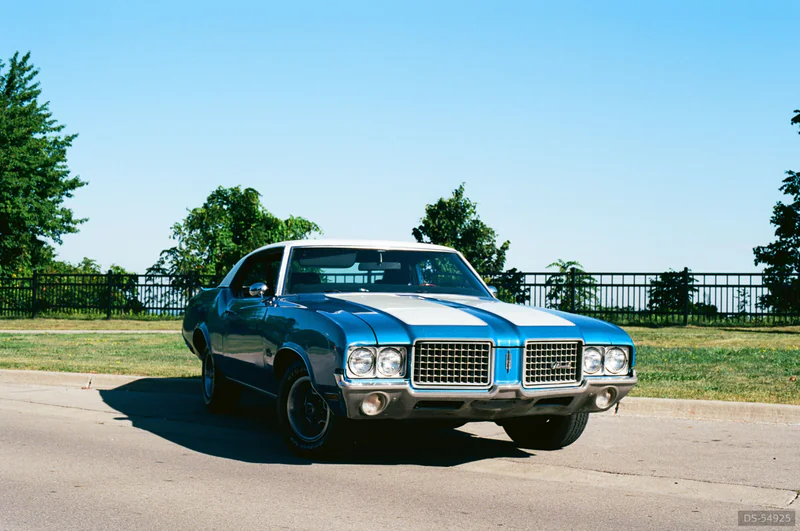 1972 Oldsmobile Cutlass Supreme in Oakville 2
