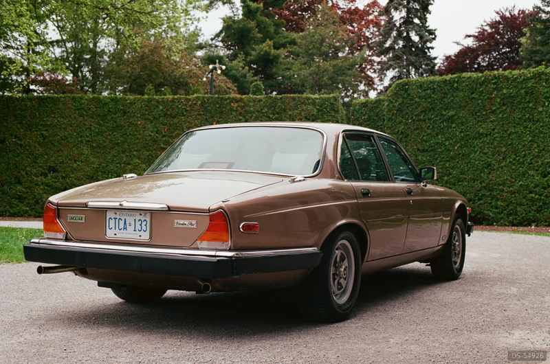 1987 Jaguar Xj 12 Vanden Plas in Oakville 2