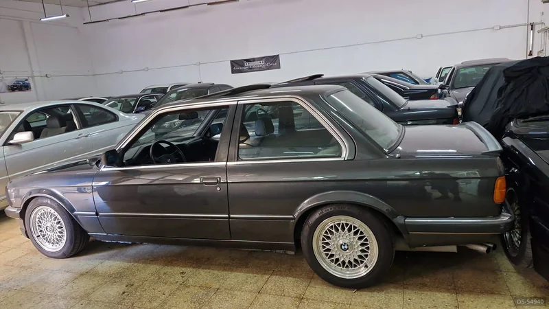 1983 BMW E30 323i in El Prat Del Llobregat 2