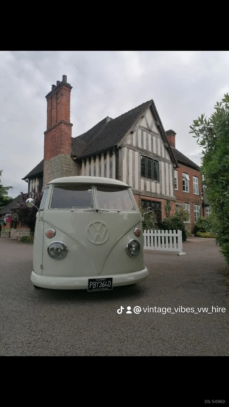1966 Volkswagen Splitscreen Camper in Leek 3