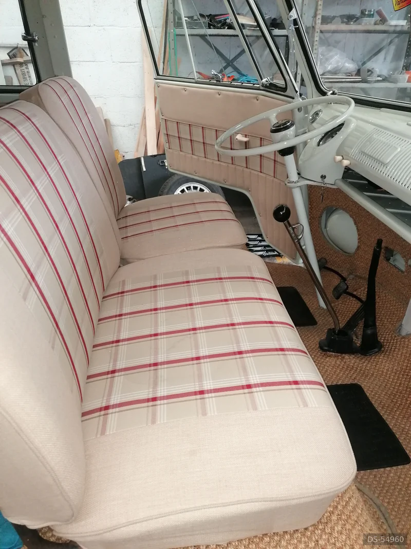 1966 Volkswagen Splitscreen Camper in Leek 4