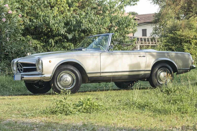 1965 Mercedes-Benz SL 230 Pagoda in Varese 3