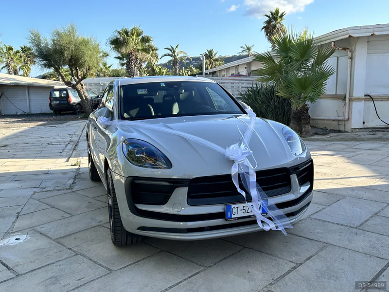 2024 Porsche Macan in Napoli 3