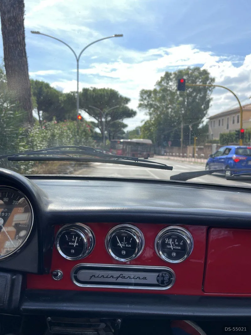 1976 Alfa Romeo Spider Pininfarina in Roma 4