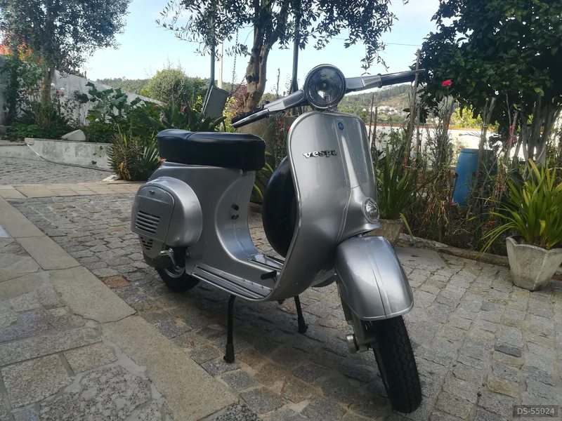 1974 Piaggio Vespa 50s in Viana Do Castelo 3