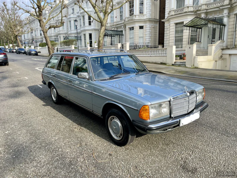 1981 Mercedes-Benz 280te in London