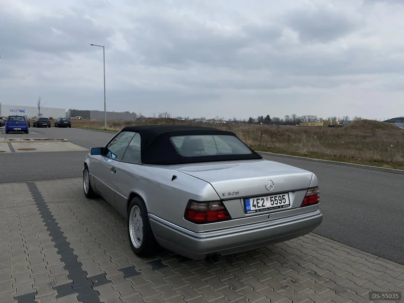 1993 Mercedes-Benz E320 in Praha 6