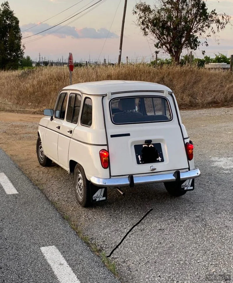 1986 Renault 4l Gtl in Evora 2