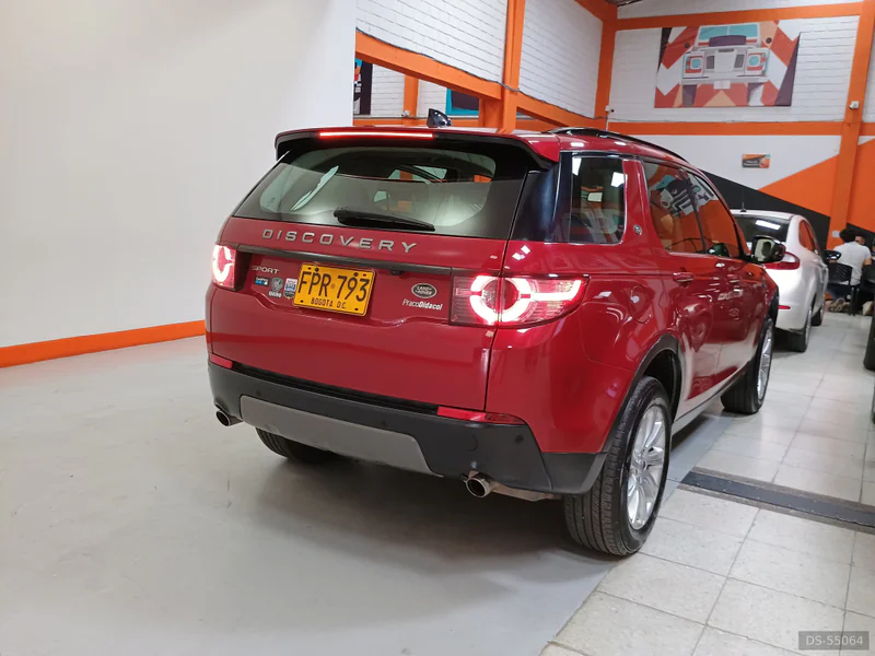2019 Land Rover Discovery in Bogota 5