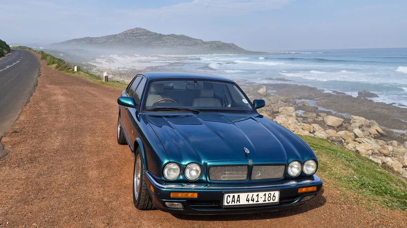 1997 Jaguar XJR in Cape Town 8
