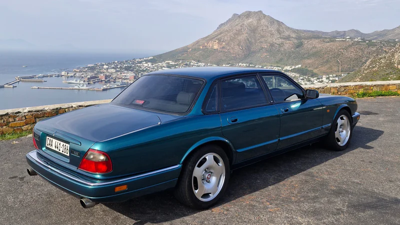 1997 Jaguar XJR in Cape Town 7