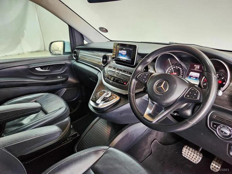 2021 Mercedes-Benz V220d in Cape Town 2