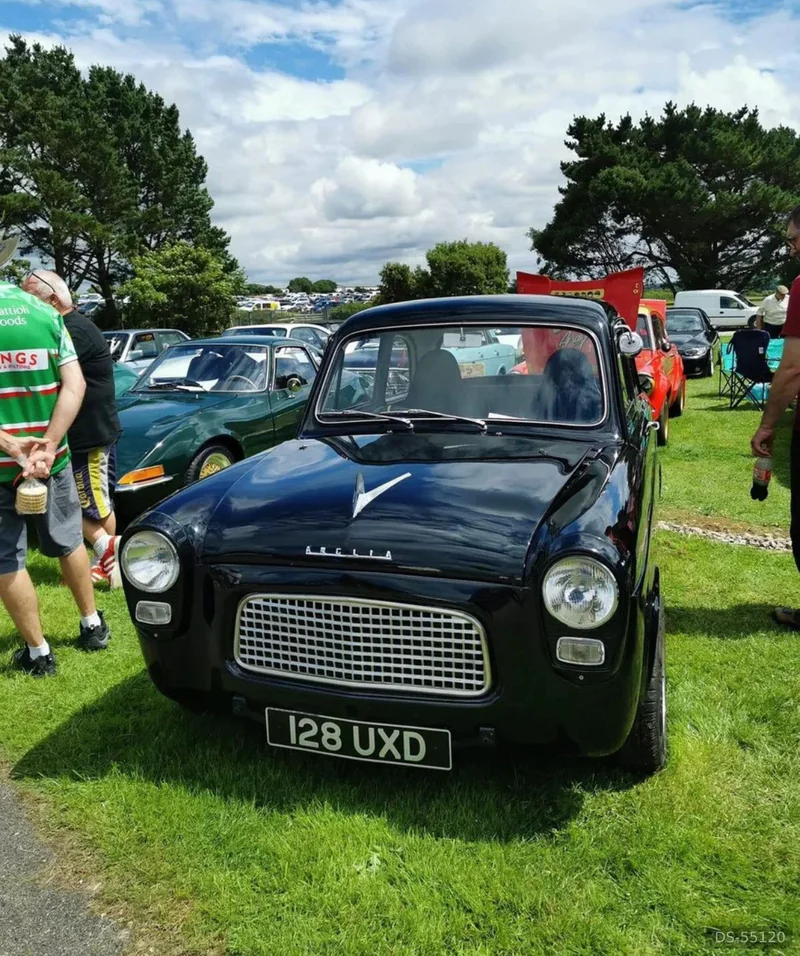1958 Ford Anglia 100e in London 3