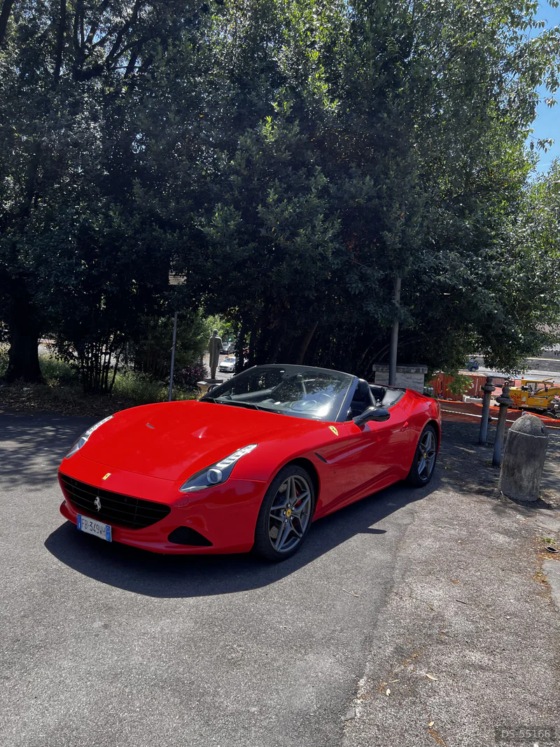 2016 Ferrari California in Roma 2