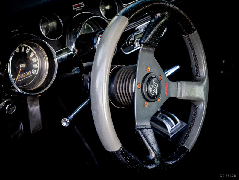 1966 Ford Mustang in Braga 3