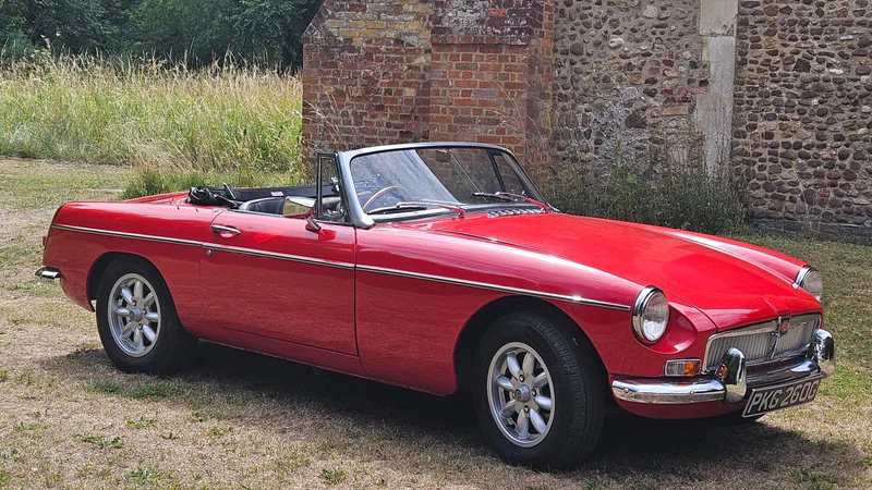 1968 MG B in Royston 10