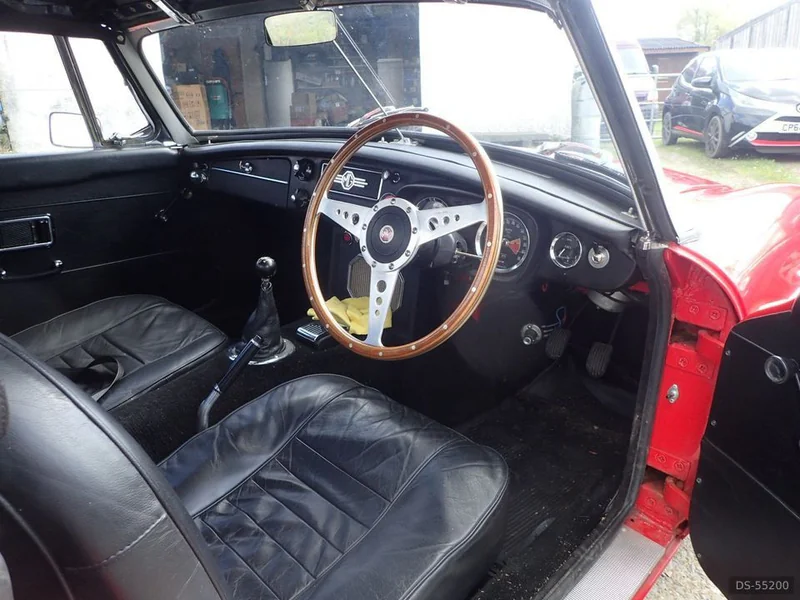 1968 MG B in Royston 8