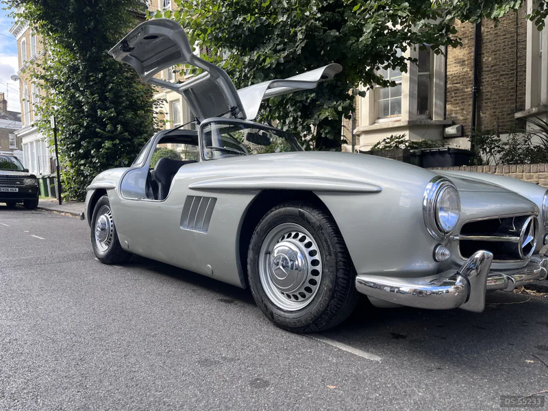 2000 Mercedes-Benz Sl in Wandsworth 2