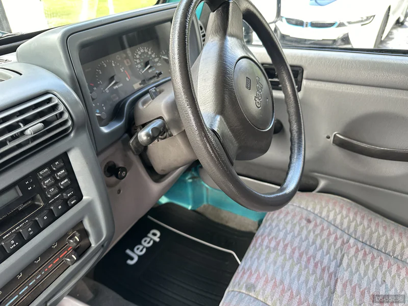 1998 Jeep Wrangler in Glasgow 4