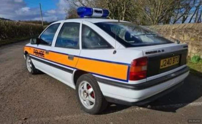 1991 Vauxhall Cavalier in Halifax 4